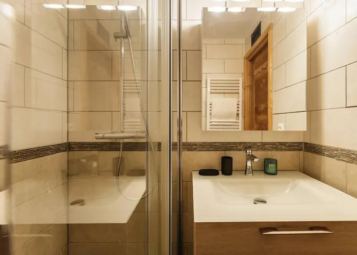 Closy Modern 4pax Pied Piste Centre Balcon Parking Chamonix